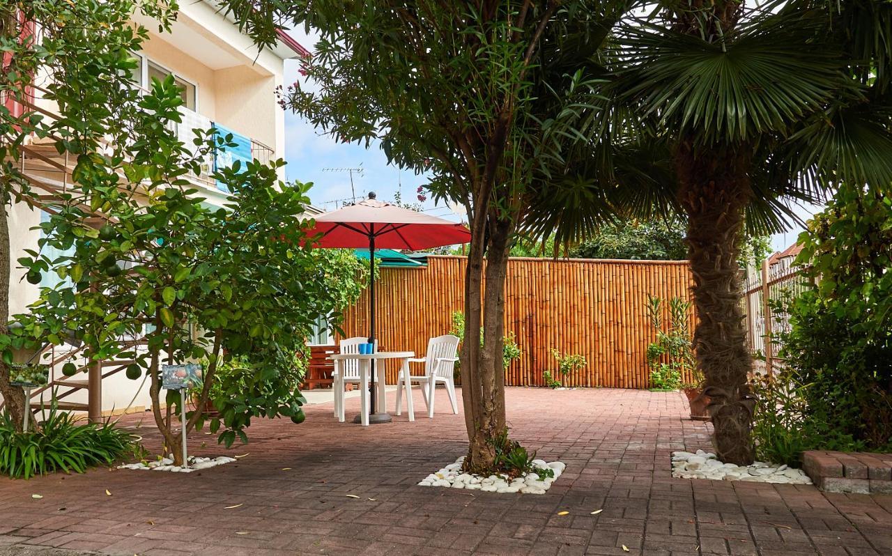 Hôtel Marco Club à Gagra Extérieur photo